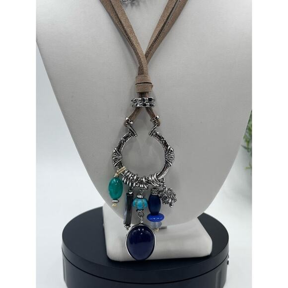 Chicos Silver Toned Blue Abalone Shell Green‎ Beads Tan Suede Necklace - Picture 6 of 13